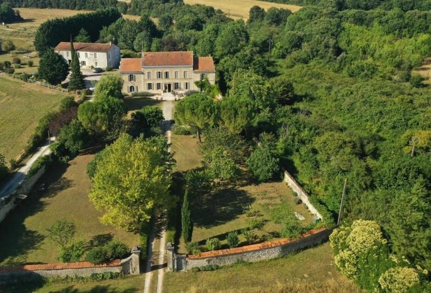 La Burie Bed and Breakfast Saint-Savinien Esterno foto